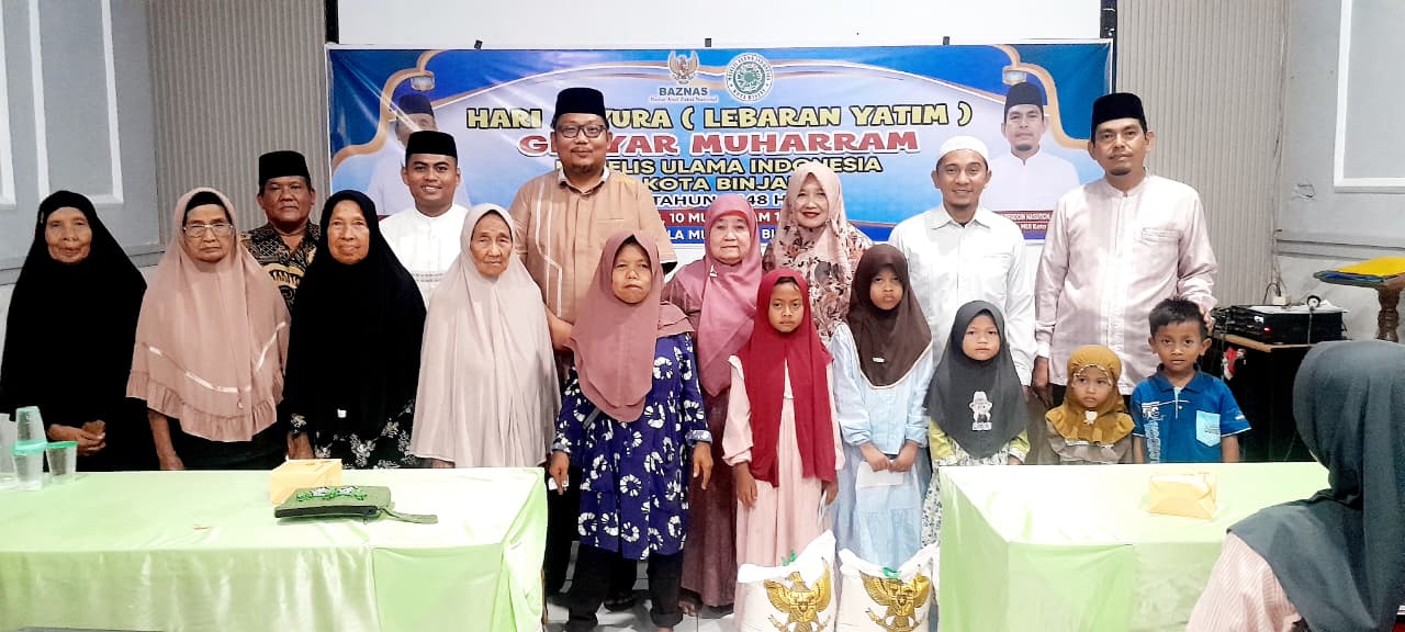 Pemberian Santunan Kepada Dhuafa dan Anak Yatim